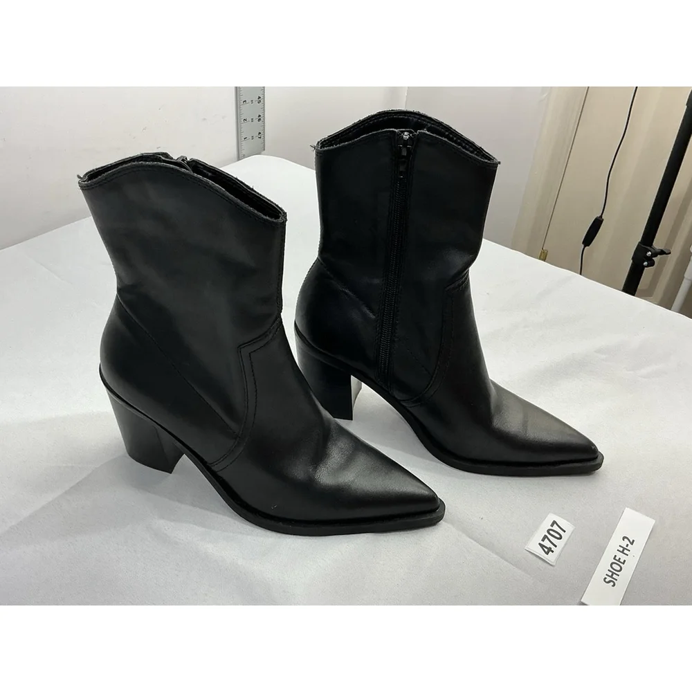 Womans Express Western Style Boots 7 Black Side Zip Pointed Toe Block Heel